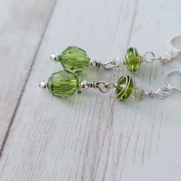 Vintage Clip On Earrings Stunning Extra Long Green & Silver Tone Dangle - Picture 4 of 7